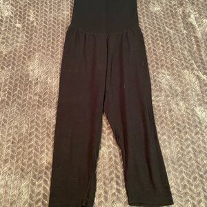 Motherhood Classic Black capri leggings